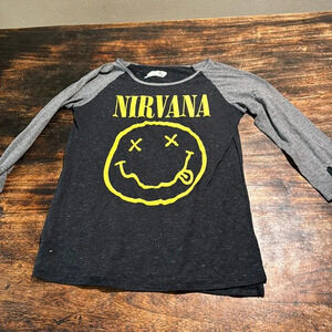 Nirvana Ragland distressed long sleeve thin T shirt size small EDGY FEMININE